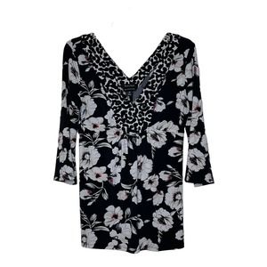 White House Black Market Blouse Size Medium Signature Knits‎ Black White Floral